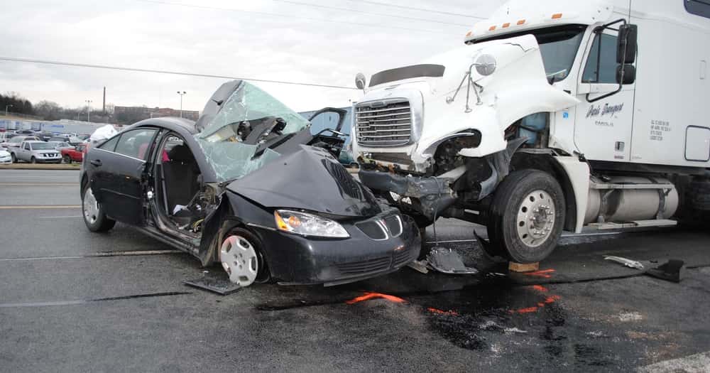What Should I Do After a Semi-Truck Wreck?